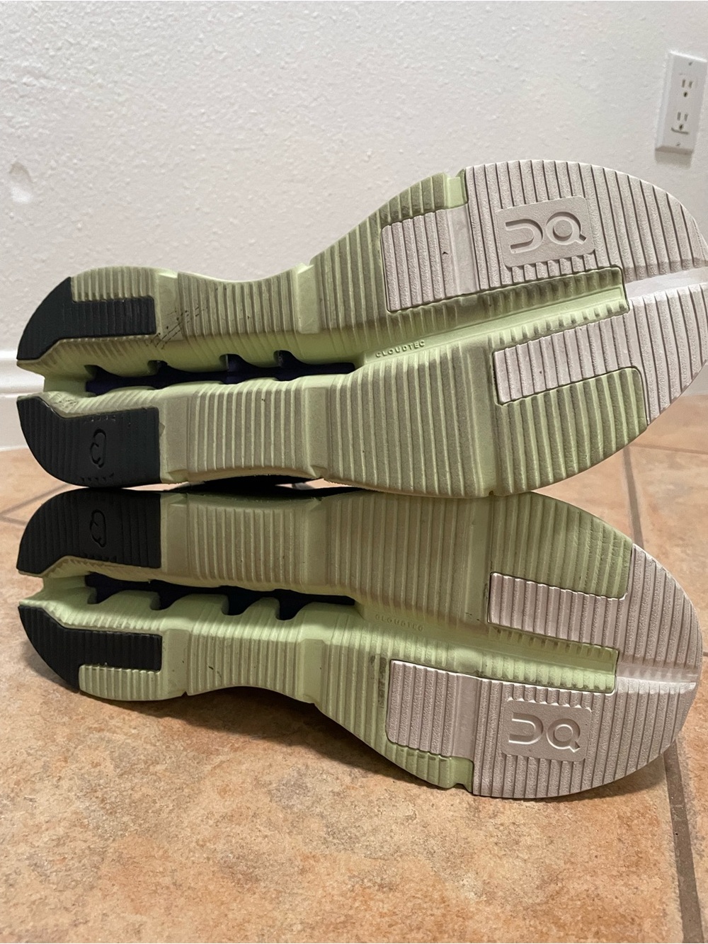 On Running Cloudtec Men’s Running Shoes - Black with Light Green Sole - Picture 7 of 7